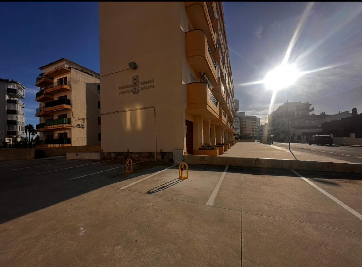 Sunsetmare Vacational Apartment Росас Экстерьер фото
